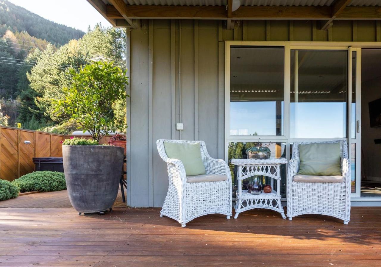 Private Cottage With Spa And Amazing Lake Views Closeburn Eksteriør billede